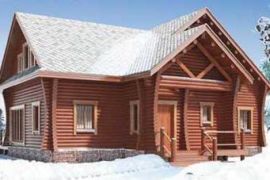 Двухэтажный дом из бревна с верандой и терассой